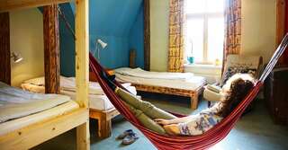 Хостелы Looming Hostel Тарту Односпальная кровать в общем номере для мужчин и женщин-6